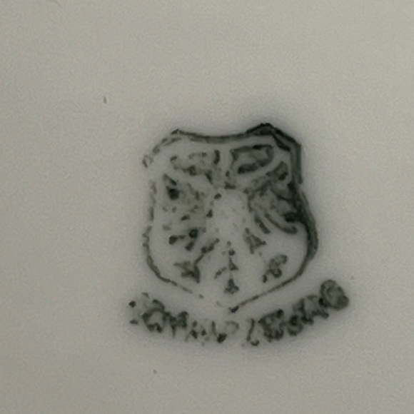 Vintage Porcelain Small Lidded Tureen with Handles - Picture 7 of 16